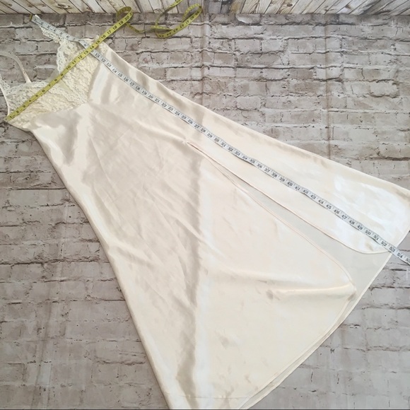 Victoria’s Secret detailed long night gown size S. - Picture 9 of 14